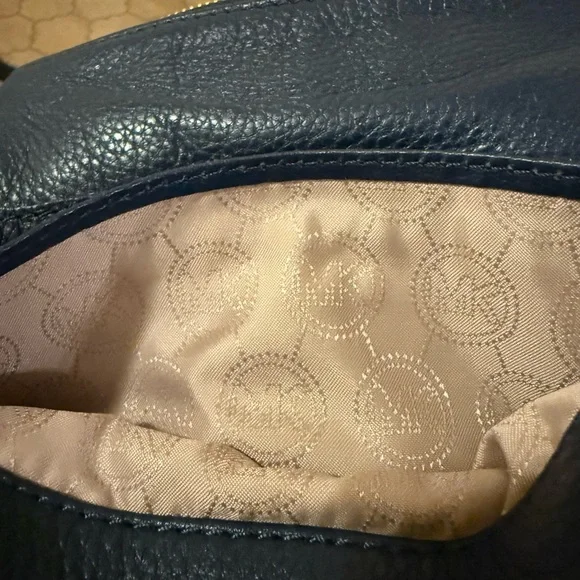 Michael Kors navy blue leather crossbody bag - Picture 11 of 11